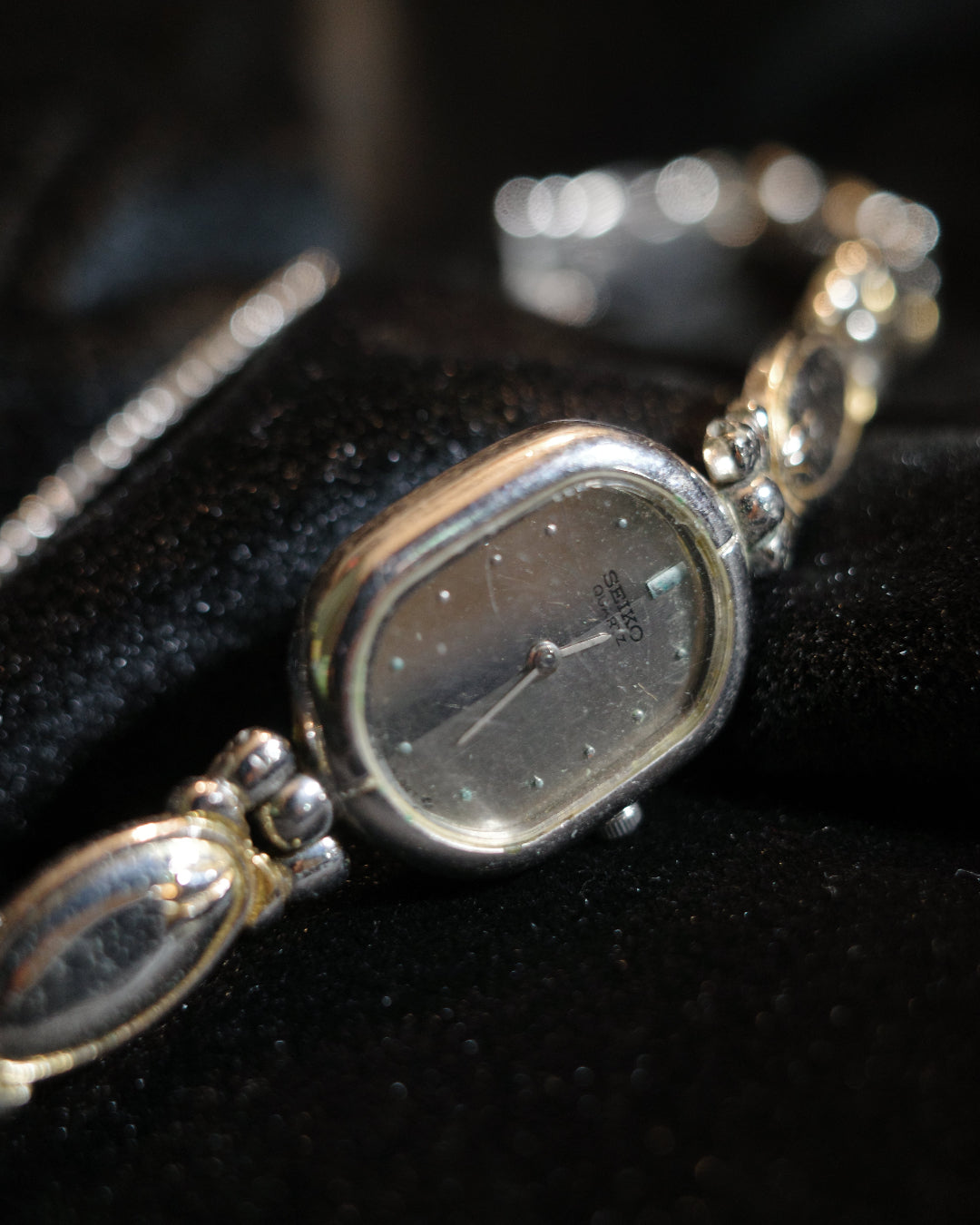 Vintage Seiko 7320-5340 Two Tone Silver 17mm Quartz Ladies Watch