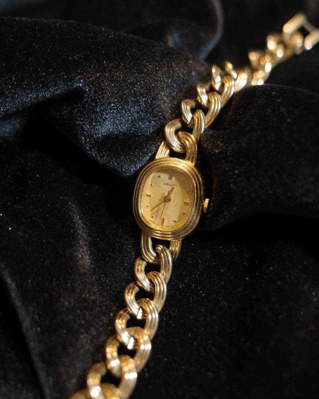 Vintage Seiko ellipse Oval shape gold-tone Bracelet Watch 2C21-5510 ellipse Oval shape