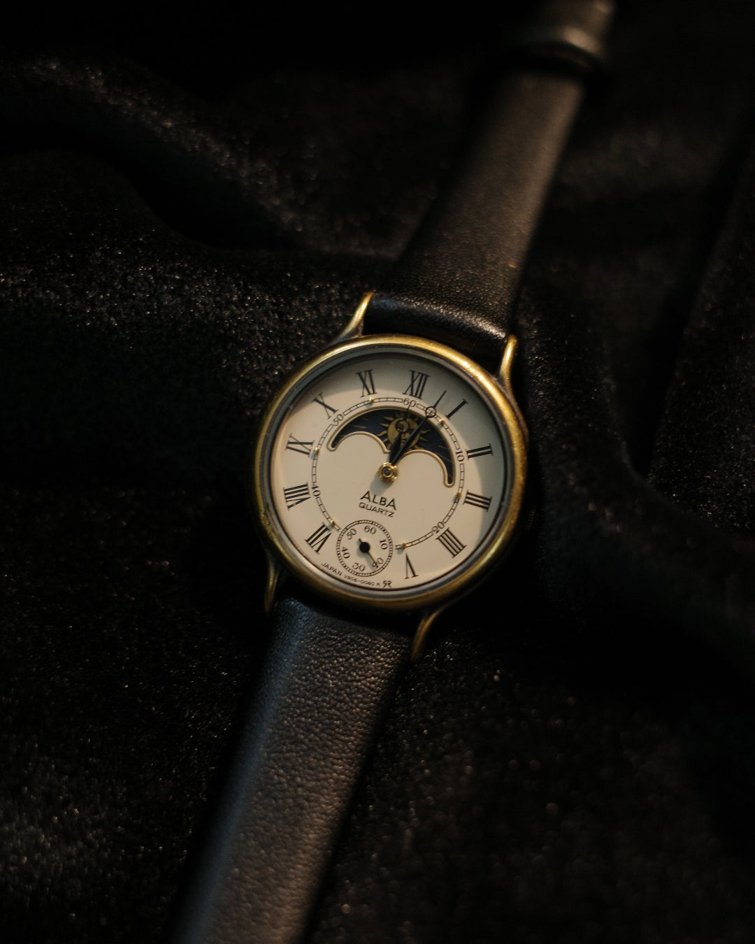 Vintage Seiko Alba sun moonphase watch ladies v806-0060 Small Second