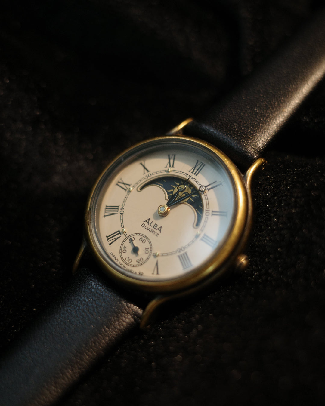 Vintage Seiko Alba sun moonphase watch ladies v806-0060 Small Second