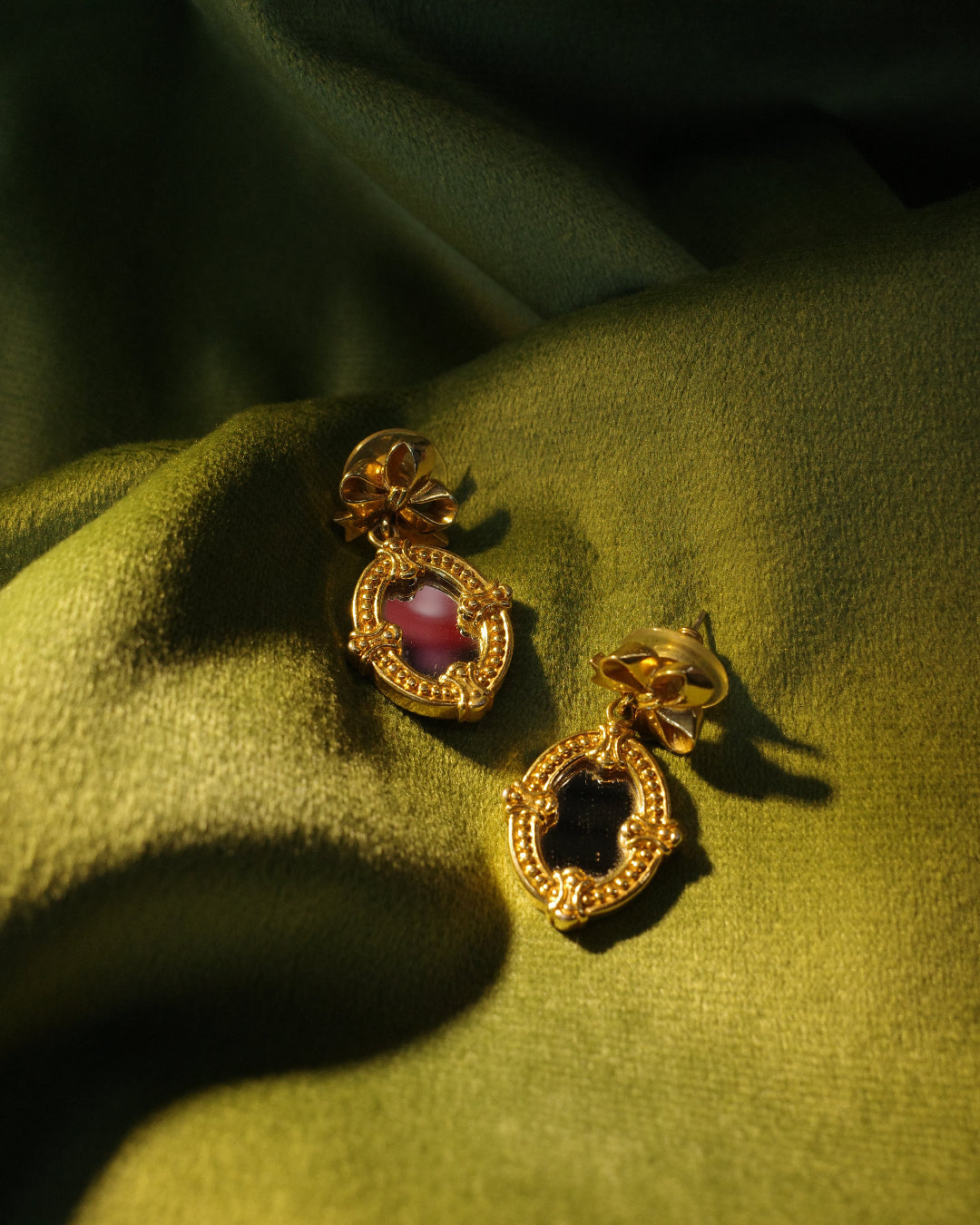 AVON Magic Mirror earring