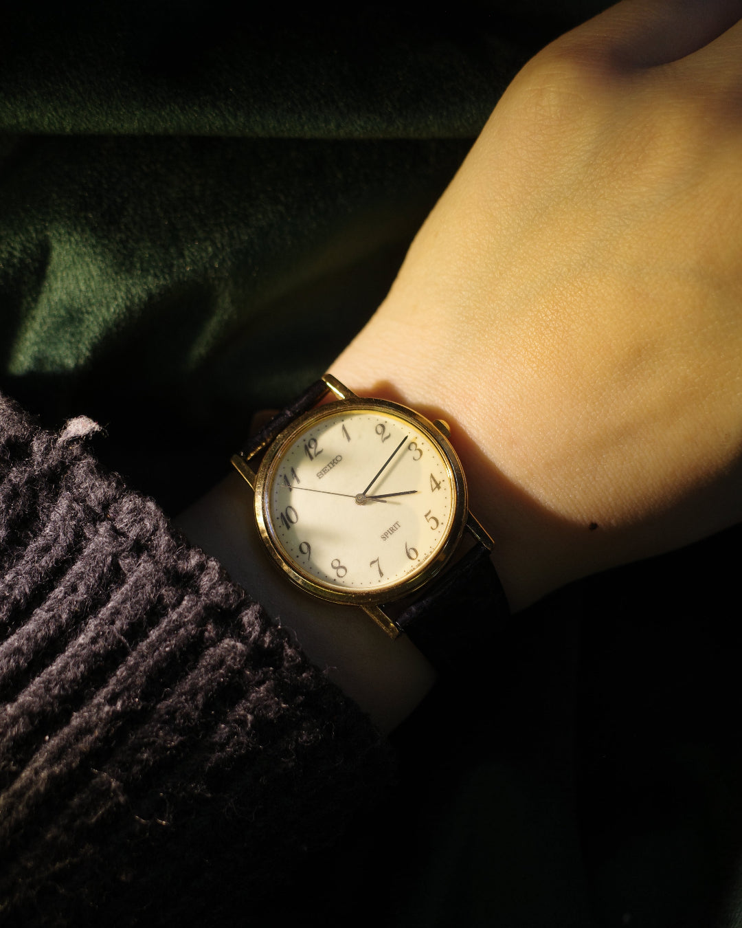 Vintage Gold-tone Seiko Spirit Watch Round Dial Arabic numbers 7n01-7060