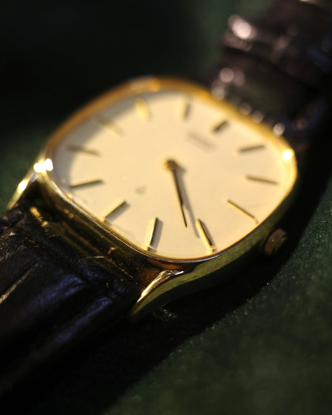 Vintage 1979 Seiko Chariot 2620-5440 Tank White face watch