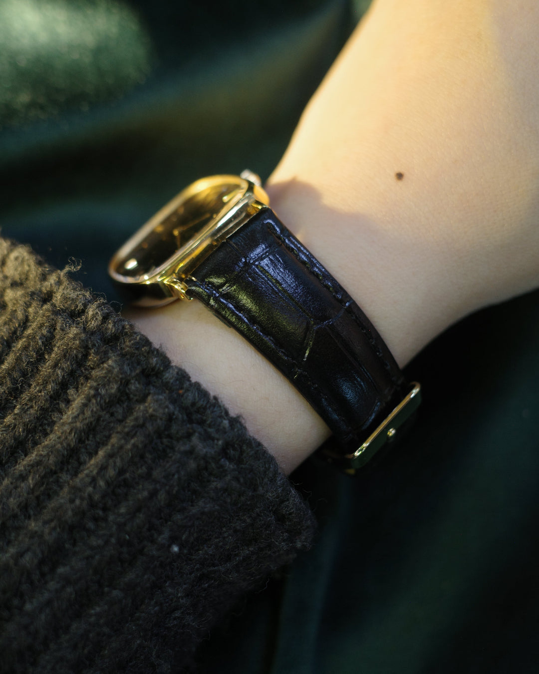 Vintage Seiko Black Face Chariot 7820-5050 Man tank watch