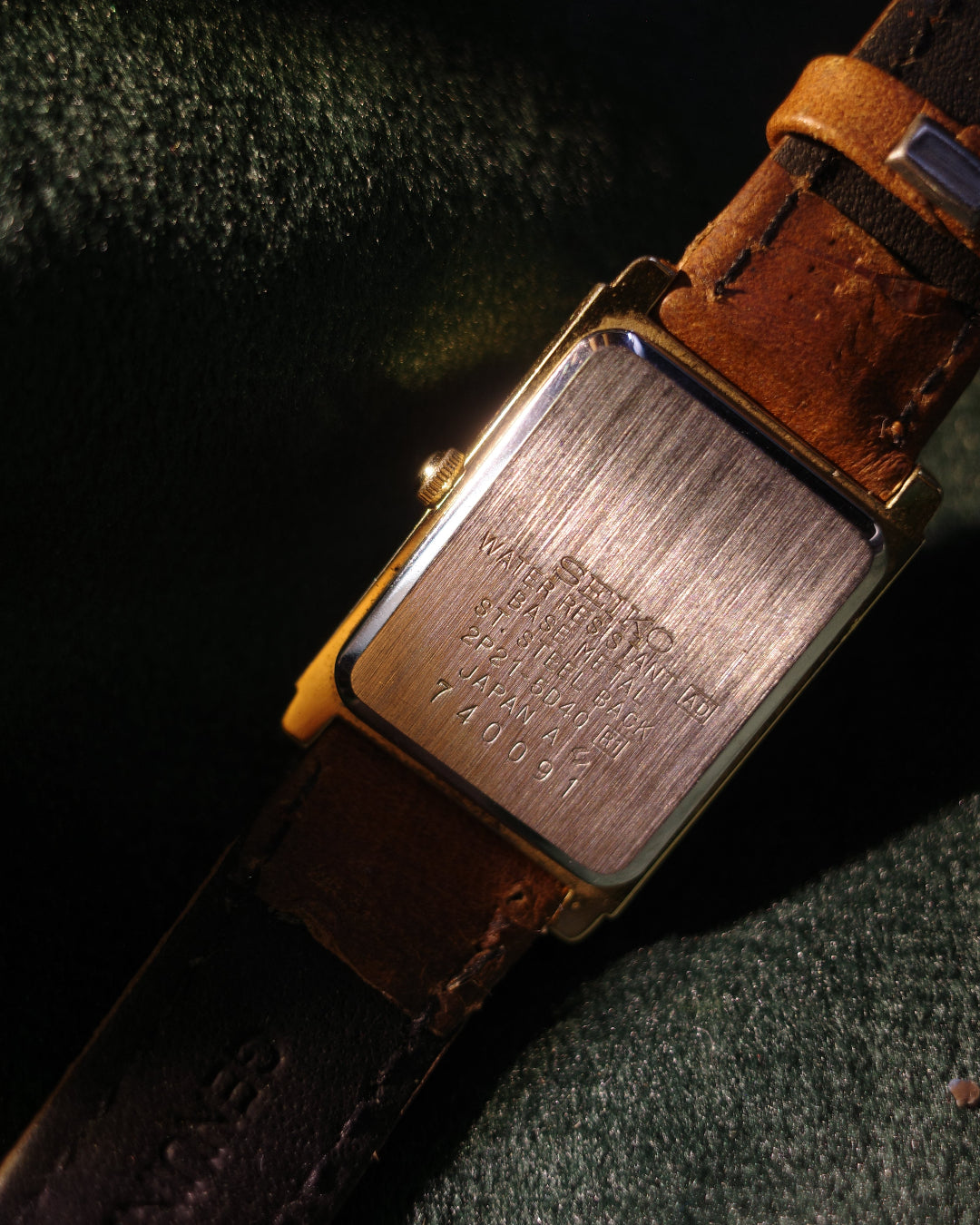 Seiko Vintage 2P21-5D40 slim tank ladies Watch