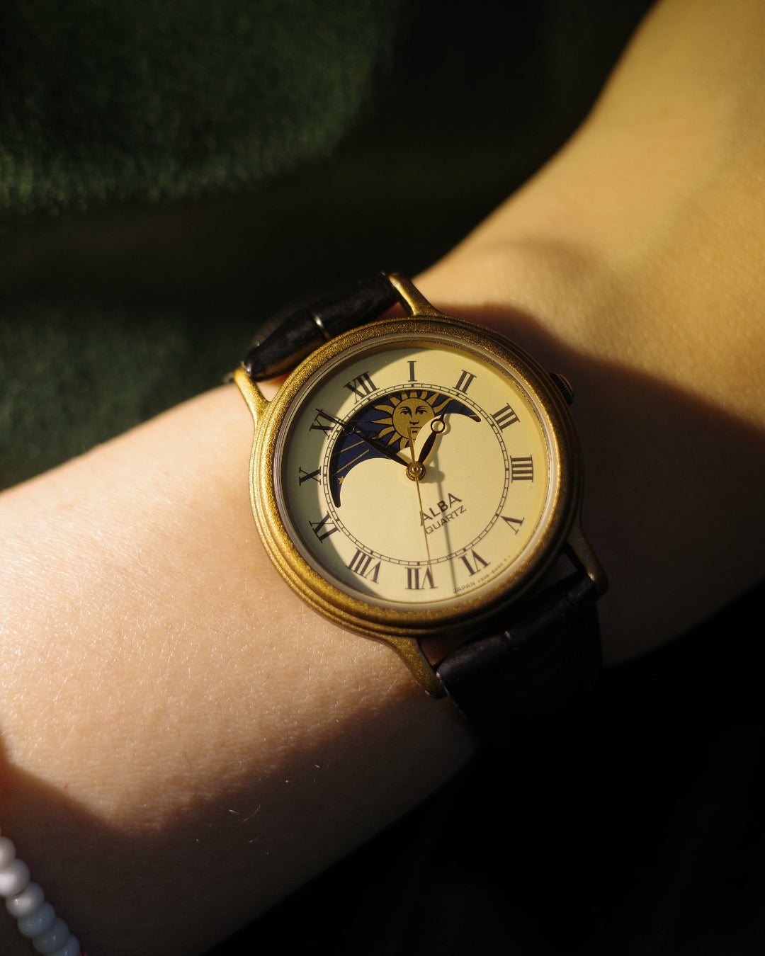 Vintage seiko alba sun moonphase roman dial watch 2D6767