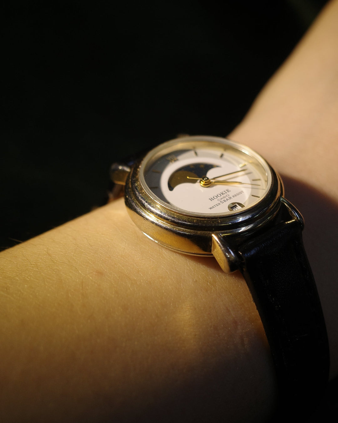 Vintage Casio Rookie moonpahse watch date day 25 mm