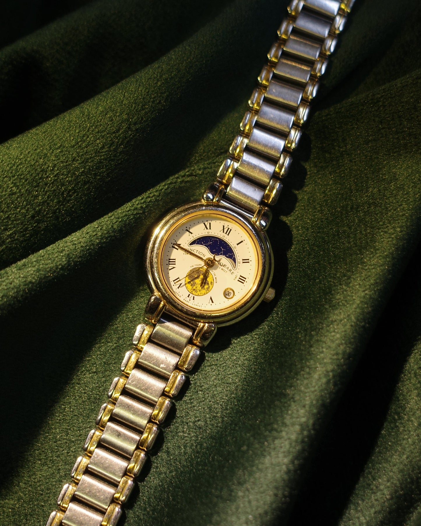 Vintage Citizen junction Square yellow moonphase watch 6A85-L03504