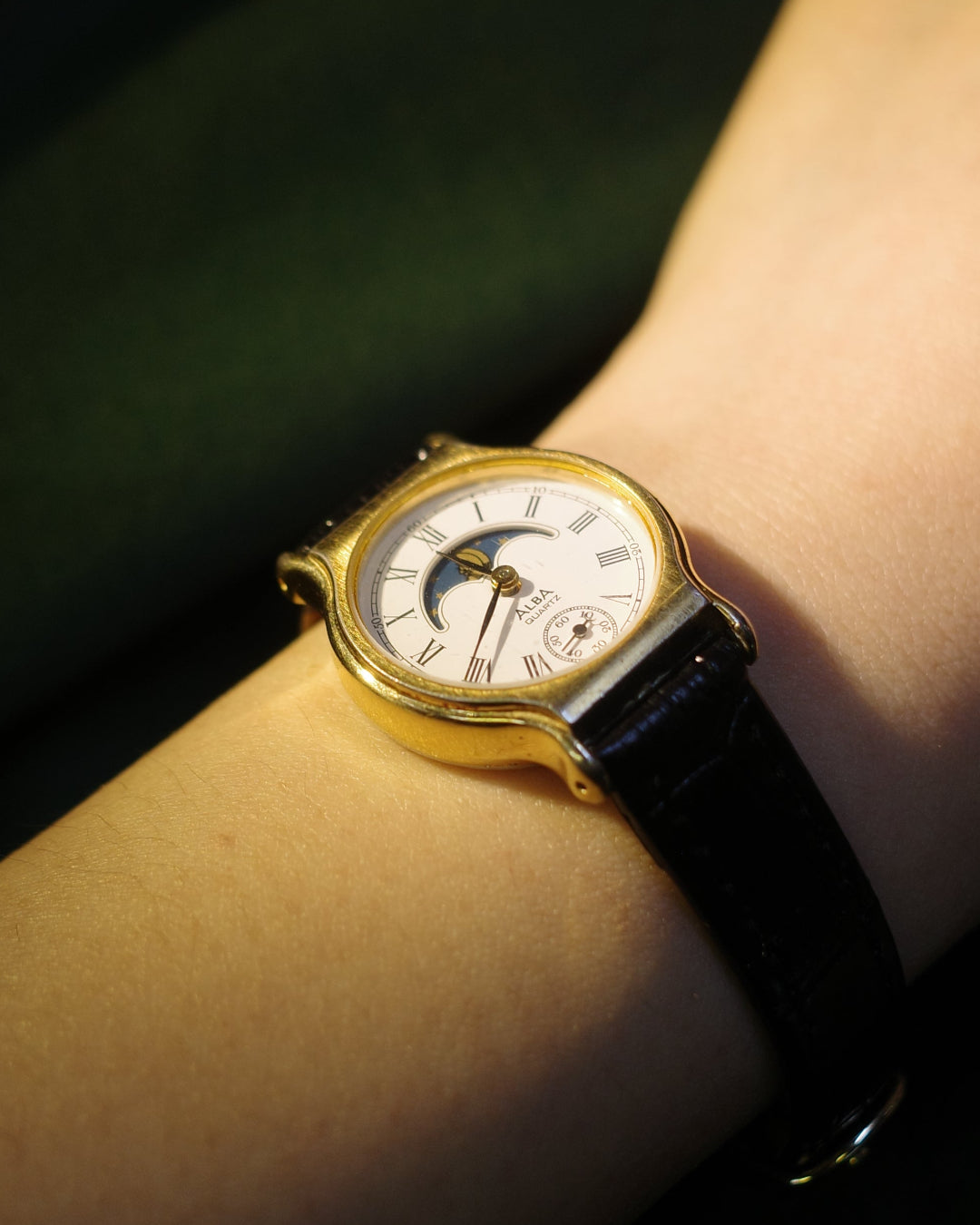 Vintage Seiko Alba Sunmoon Phase Roman Dial Watch V256-0026 Women watch