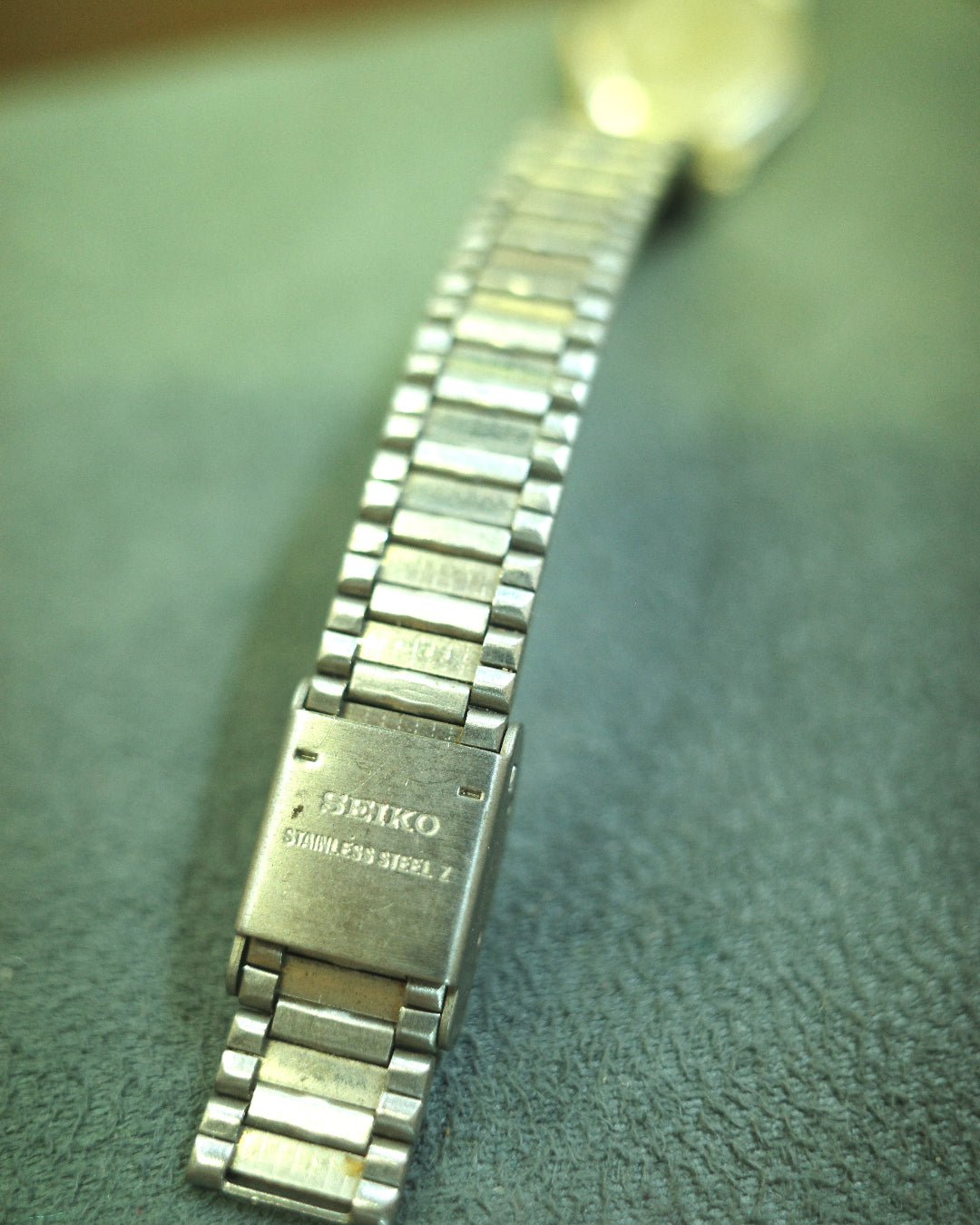 Vintage Seiko Galaxy Silver small circle dial watch 2Y01-0130