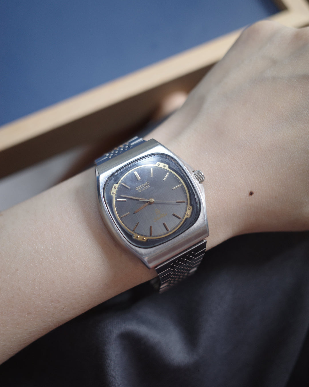 Vintage 80'S Seiko Black Dial Silverwave 6030-5280 8Jewels quartz watch