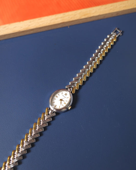 Vintage Seiko Chevron Muse Two-Tone Oval Ladies quartz watch 1221-5930