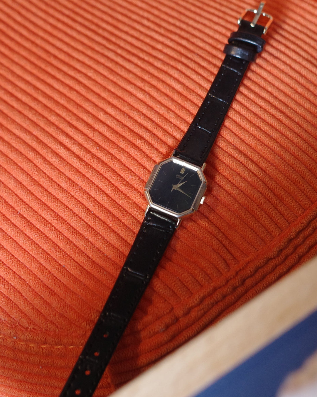 【 SGP 】Vintage 1983 Seiko  Black face Octagon watch
