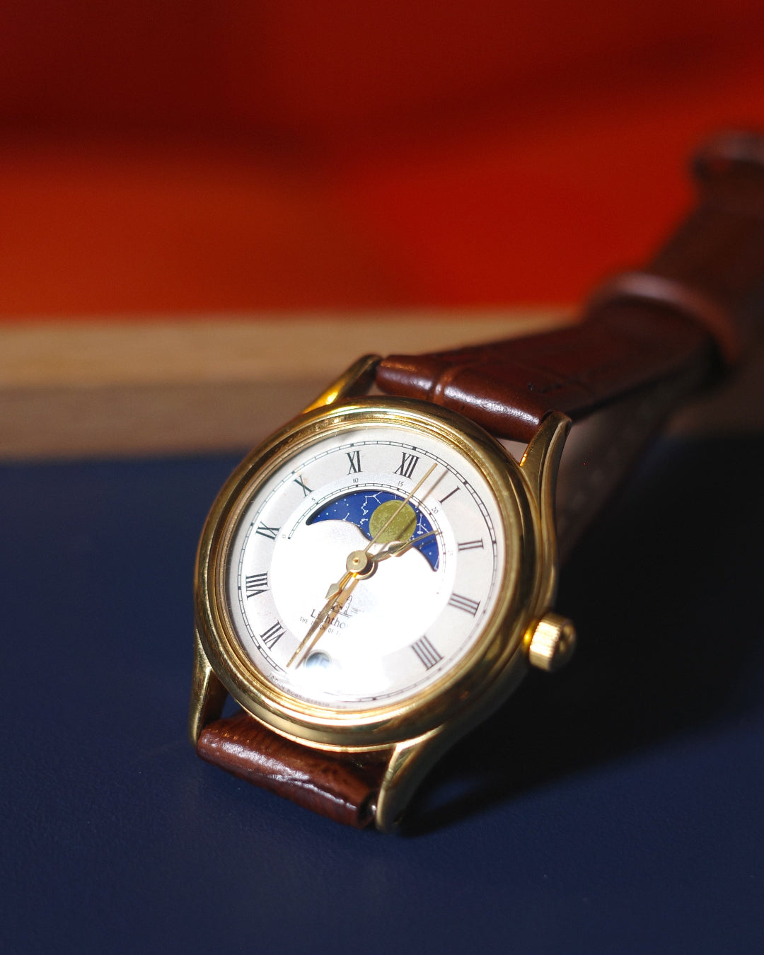 Vintage 80's Citizen moonphase light house gold tone quartz watch