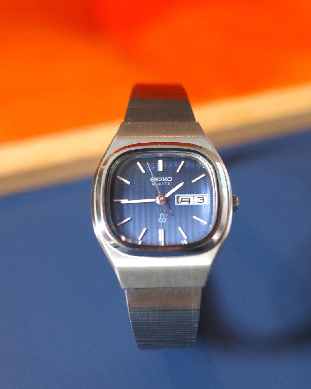 Vintage Seiko silver blue gradient liner TV dial blue gradient liner Quartz watch
