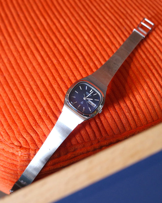 Vintage Seiko silver blue gradient liner TV dial blue gradient liner Quartz watch