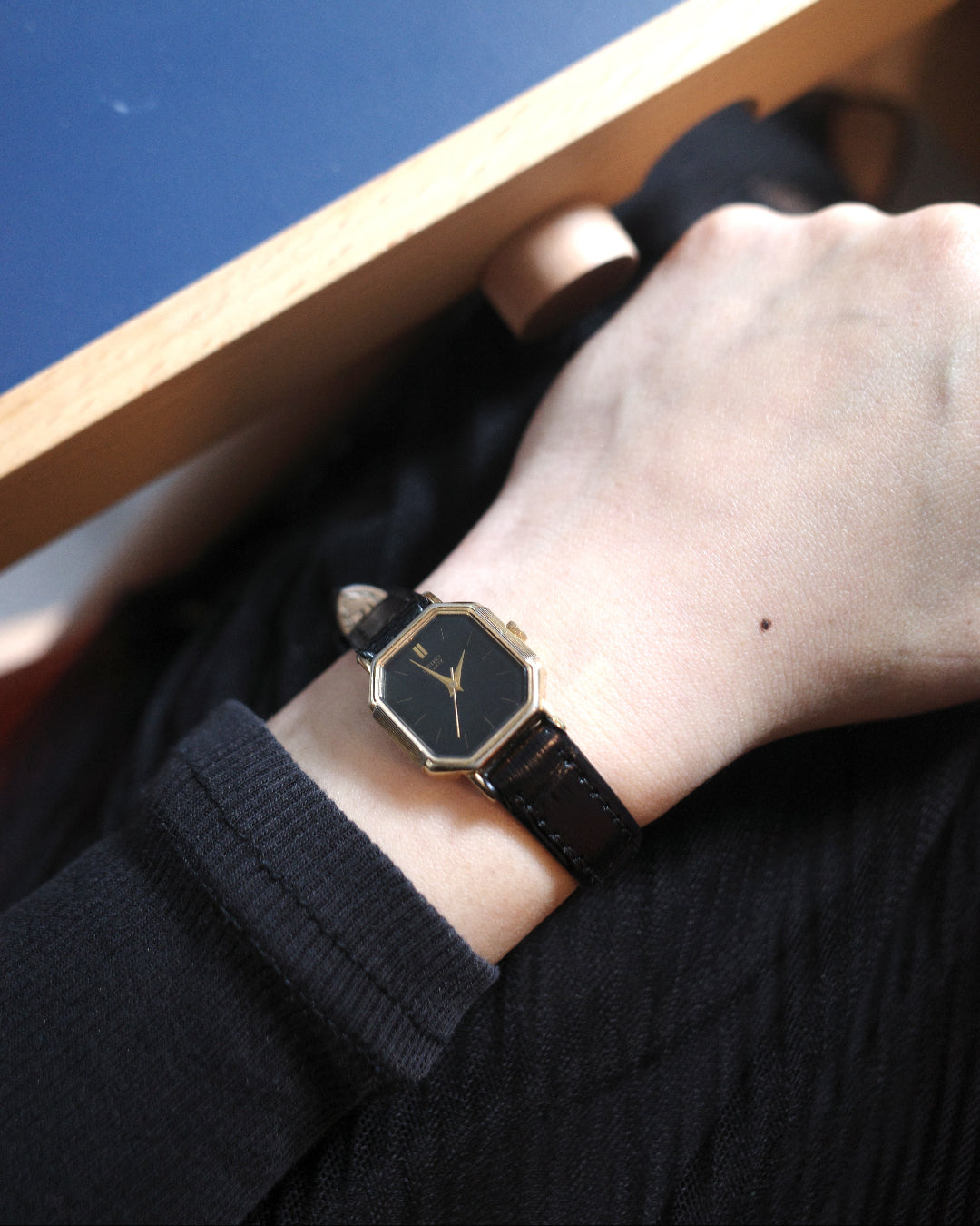 【 SGP 】Vintage 1983 Seiko  Black face Octagon watch