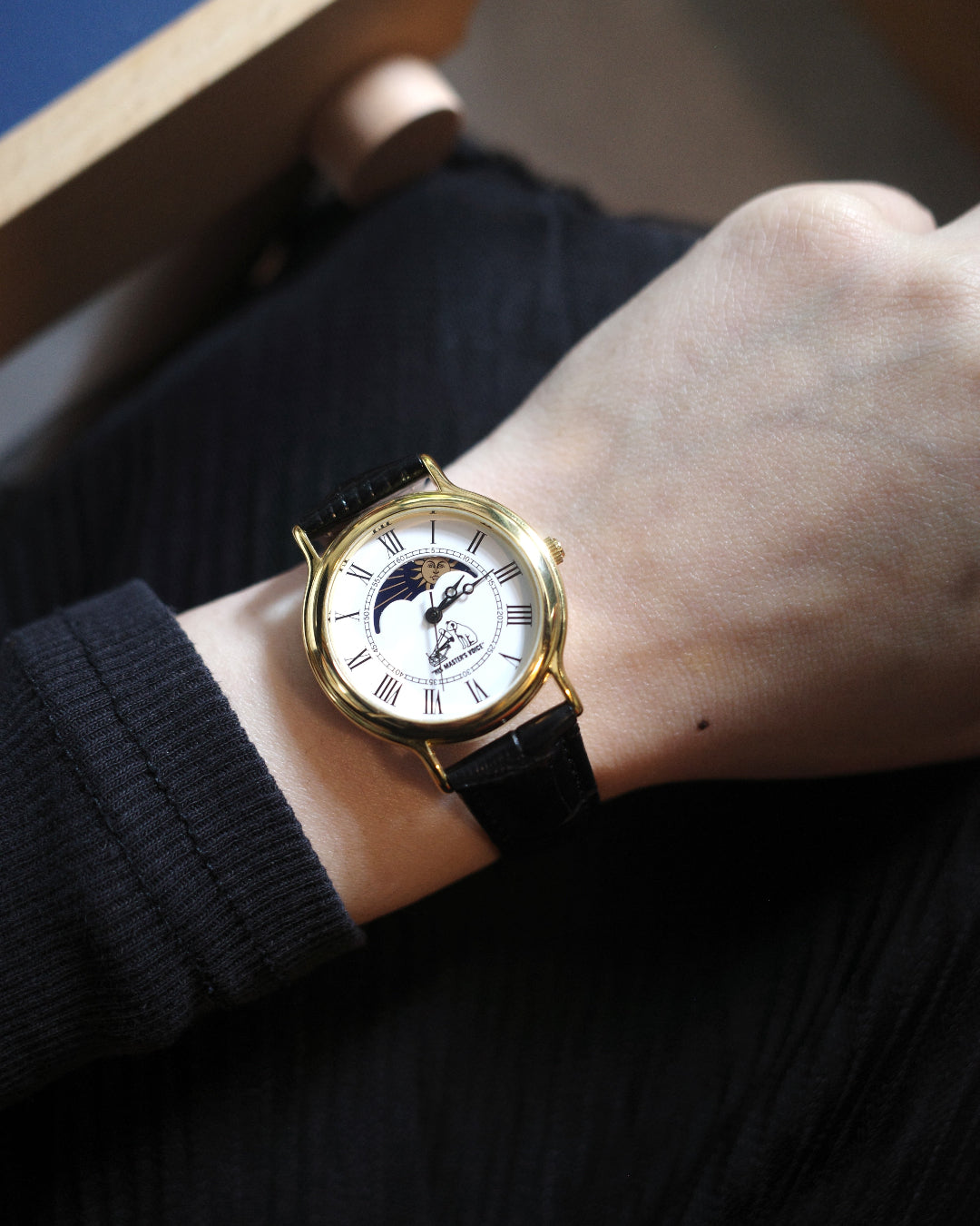【Rare】Vintage 80's HMV Nipper Dog sun moon phase watch
