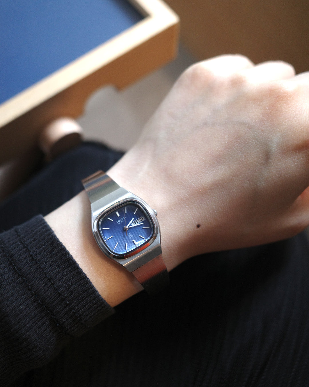 Vintage Seiko silver blue gradient liner TV dial blue gradient liner Quartz watch