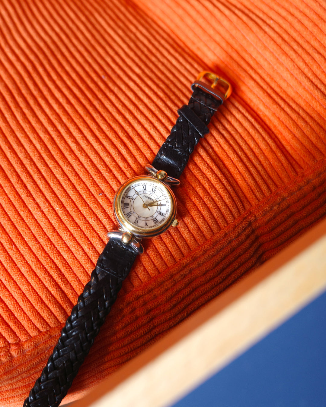 Fossil Diamond cut Prism Glass White face Roman Numerals Watch