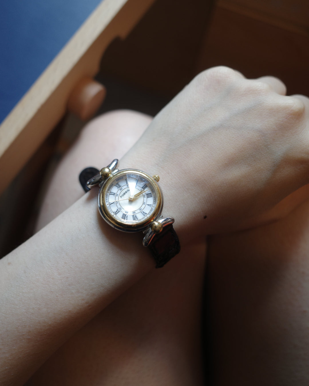 Fossil Diamond cut Prism Glass White face Roman Numerals Watch