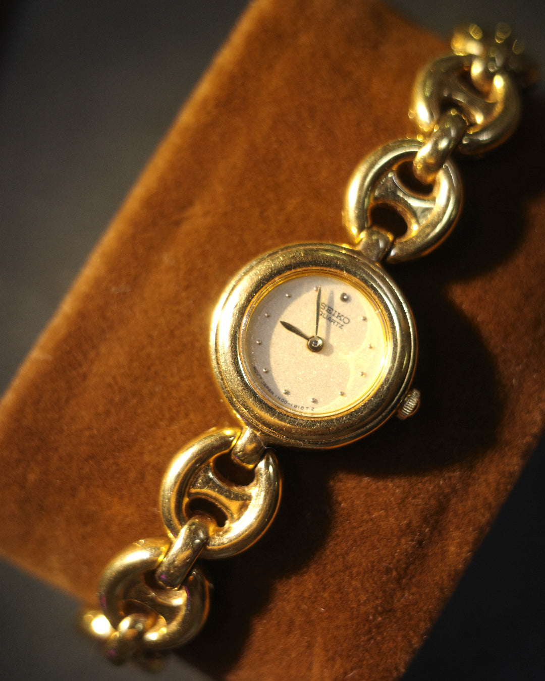 1980 Seiko gold tone bracelet chain watch 1n00-070