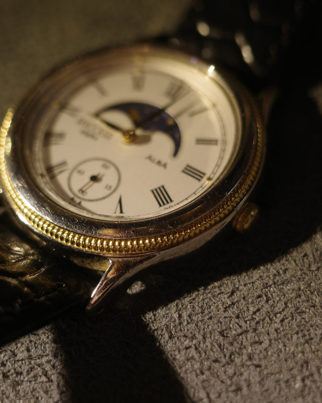 Success alba sun moon phase two tone gold crown quartz watch