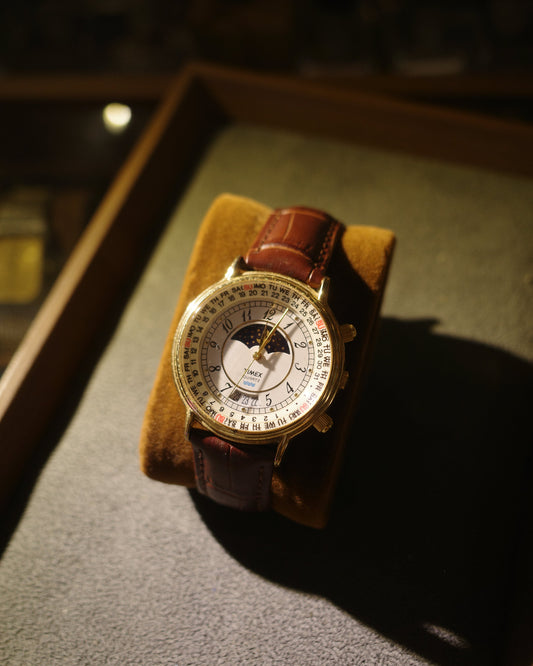1991 Timex 364 T Cell Moon & Sun watch with calendar dial