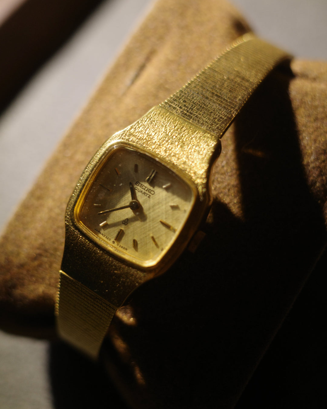 1989 Seiko small TV Gold Tone SGP Quartz watch