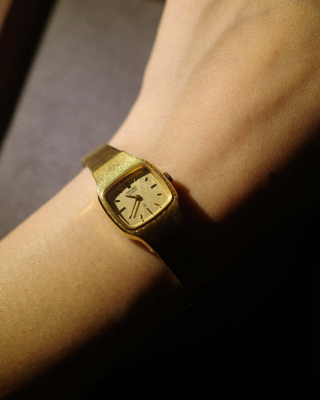 1989 Seiko small TV Gold Tone SGP Quartz watch