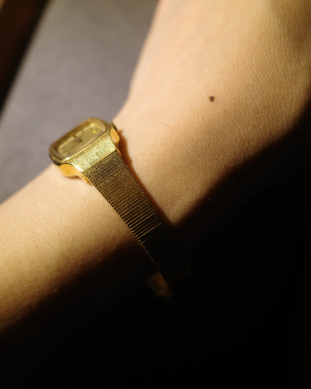 1989 Seiko small TV Gold Tone SGP Quartz watch
