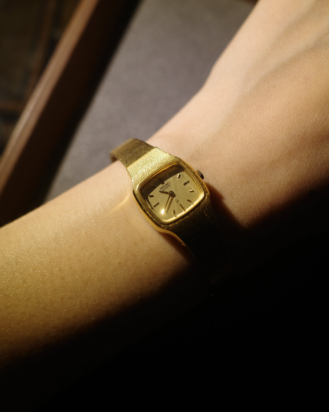1989 Seiko small TV Gold Tone SGP Quartz watch