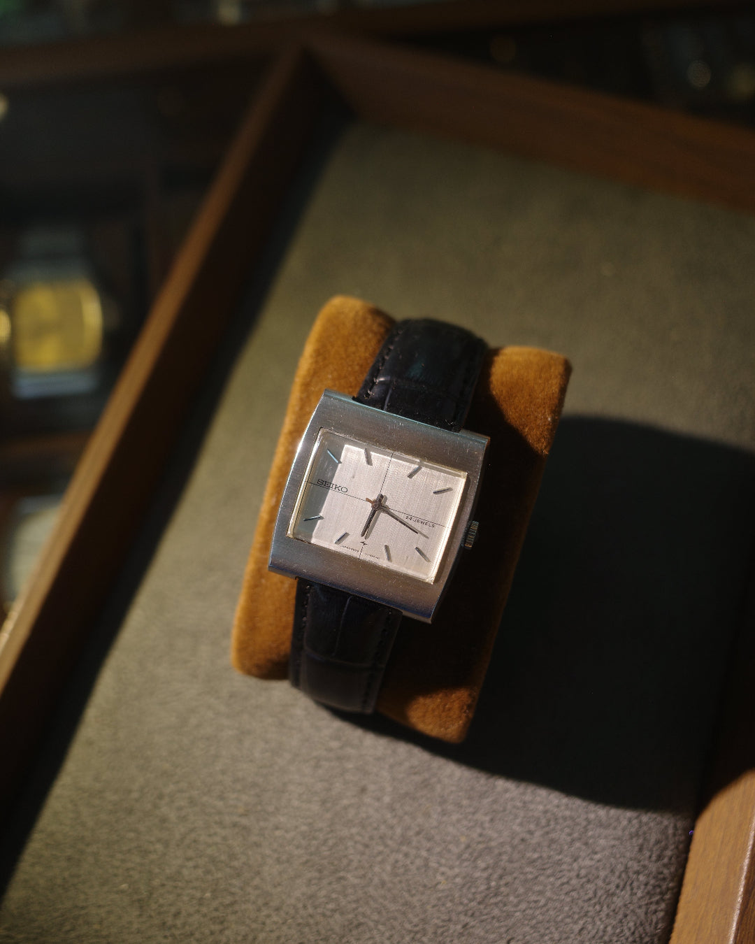 1971 Seiko rectangle silver tone winding watch 2559-3010