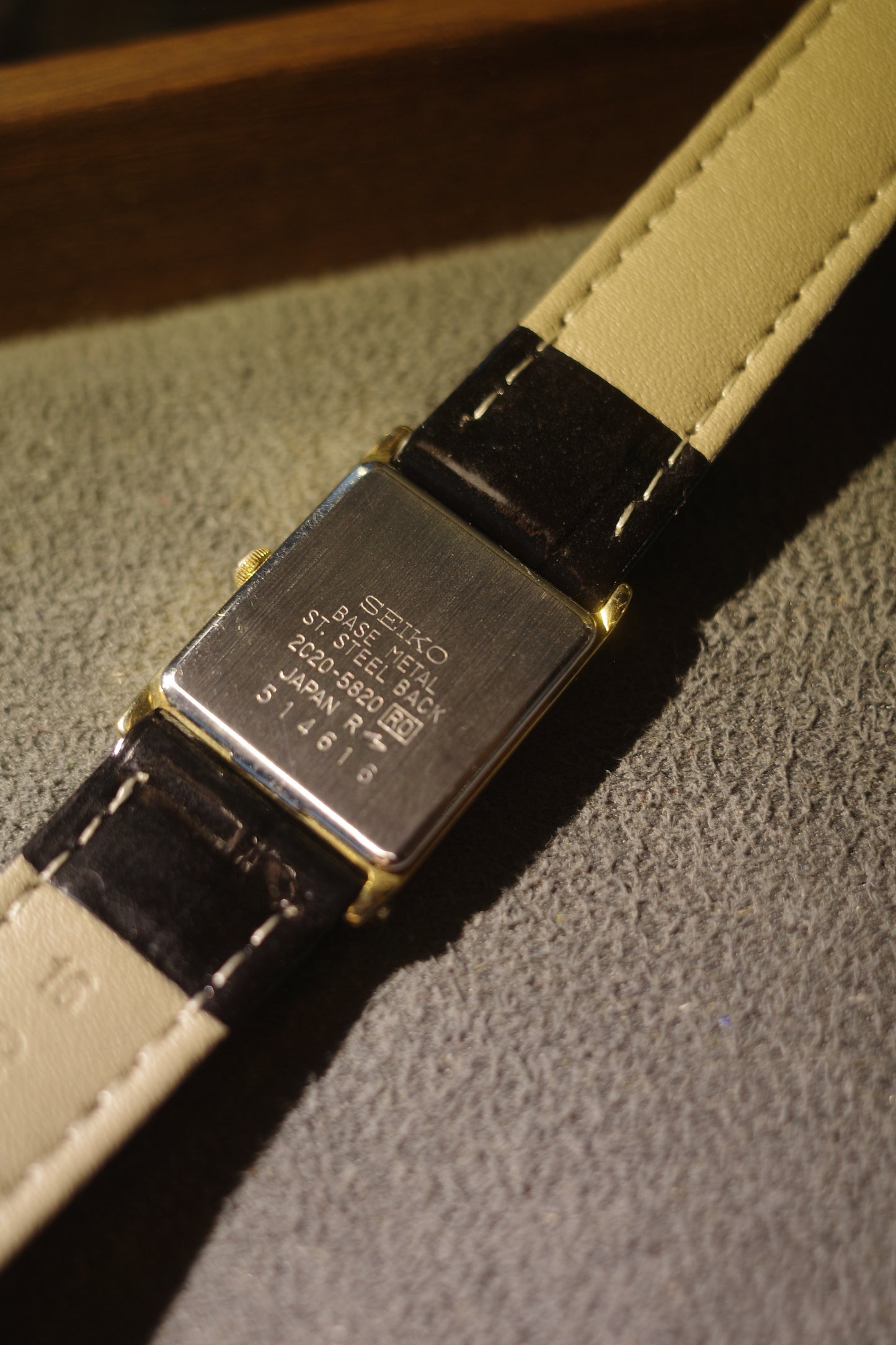 1985 Seiko silver tone small tank quartz watch