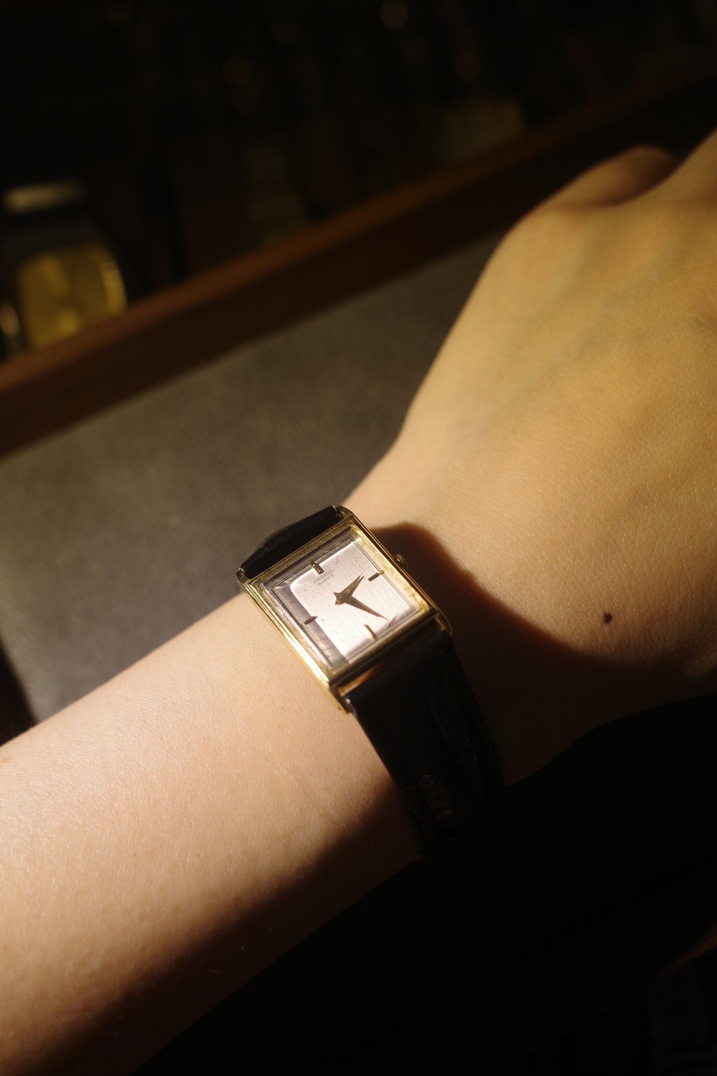 1985 Seiko silver tone small tank quartz watch