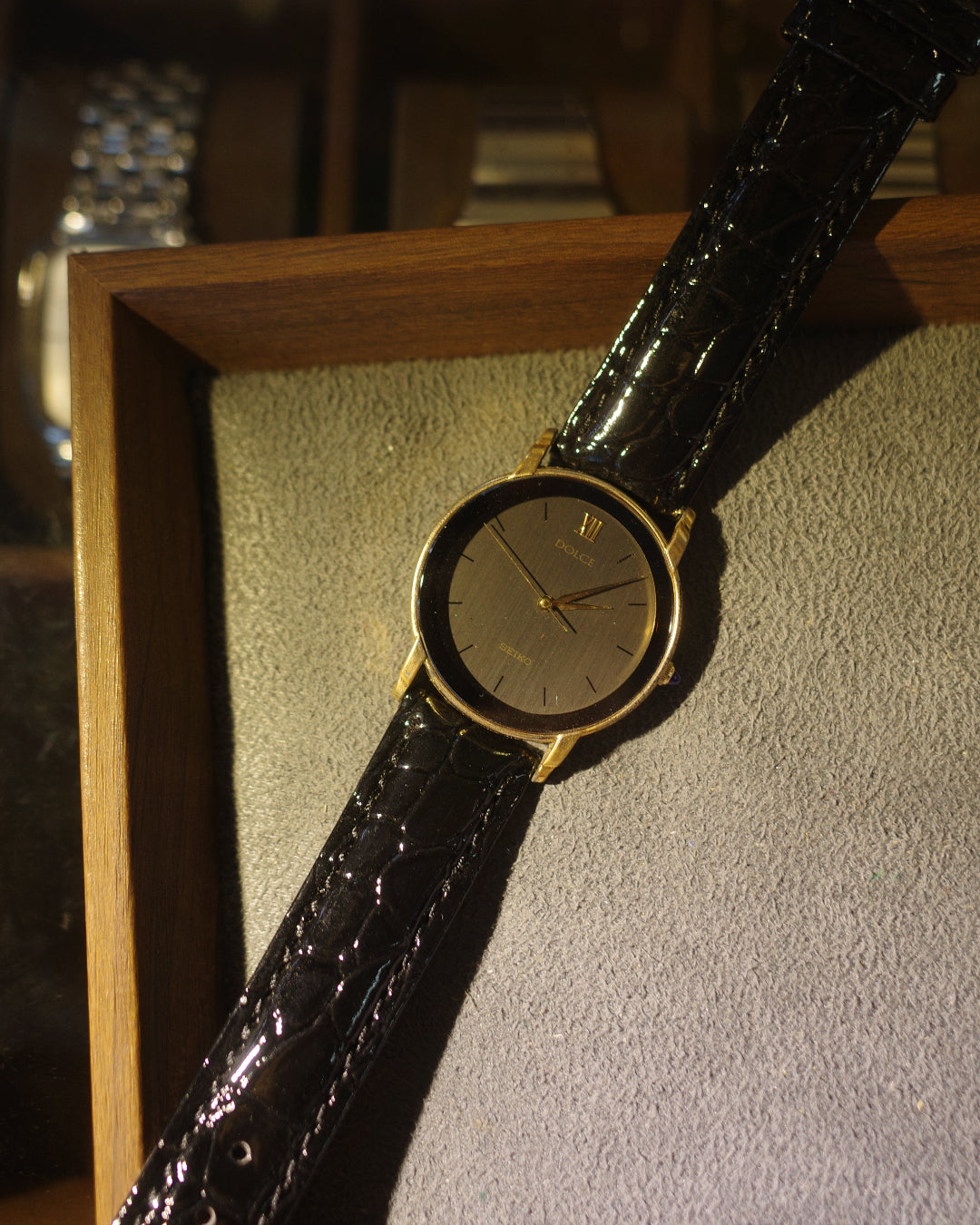 【SGP】 1982 Seiko dolce round black face quartz watch