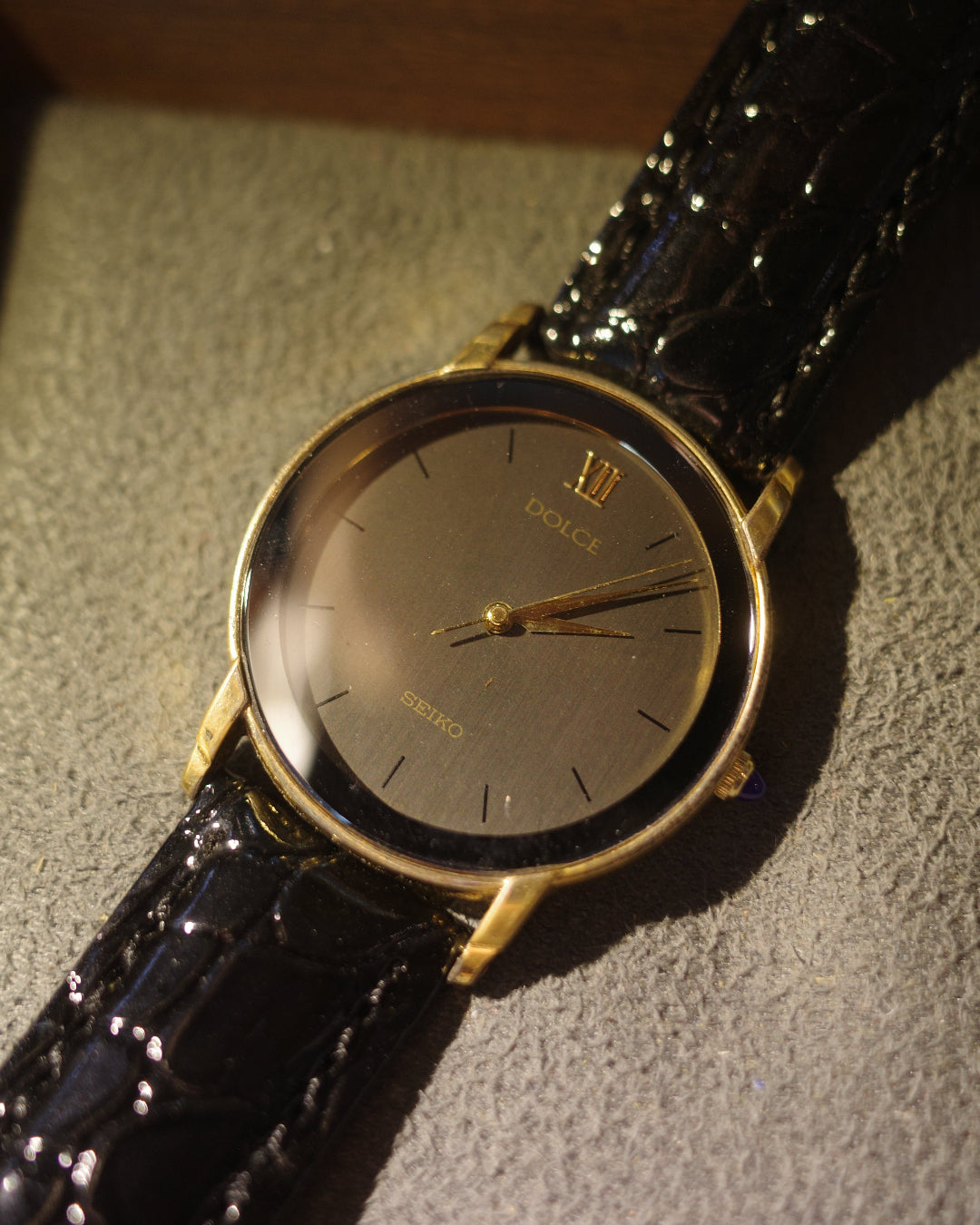 【SGP】 1982 Seiko dolce round black face quartz watch