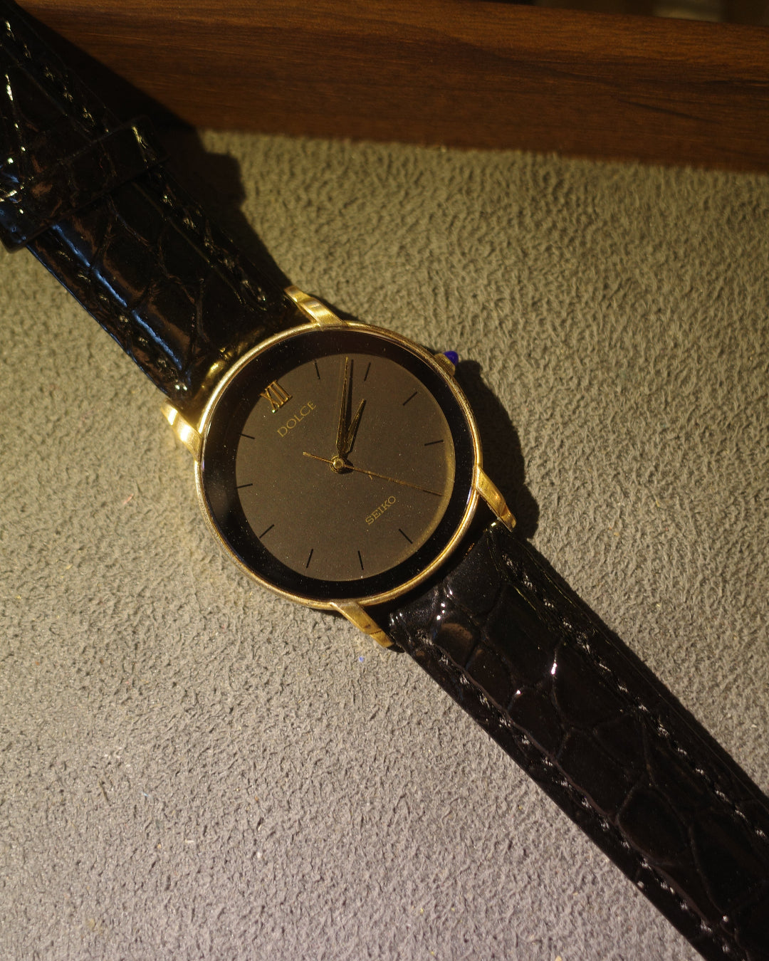 【SGP】 1982 Seiko dolce round black face quartz watch