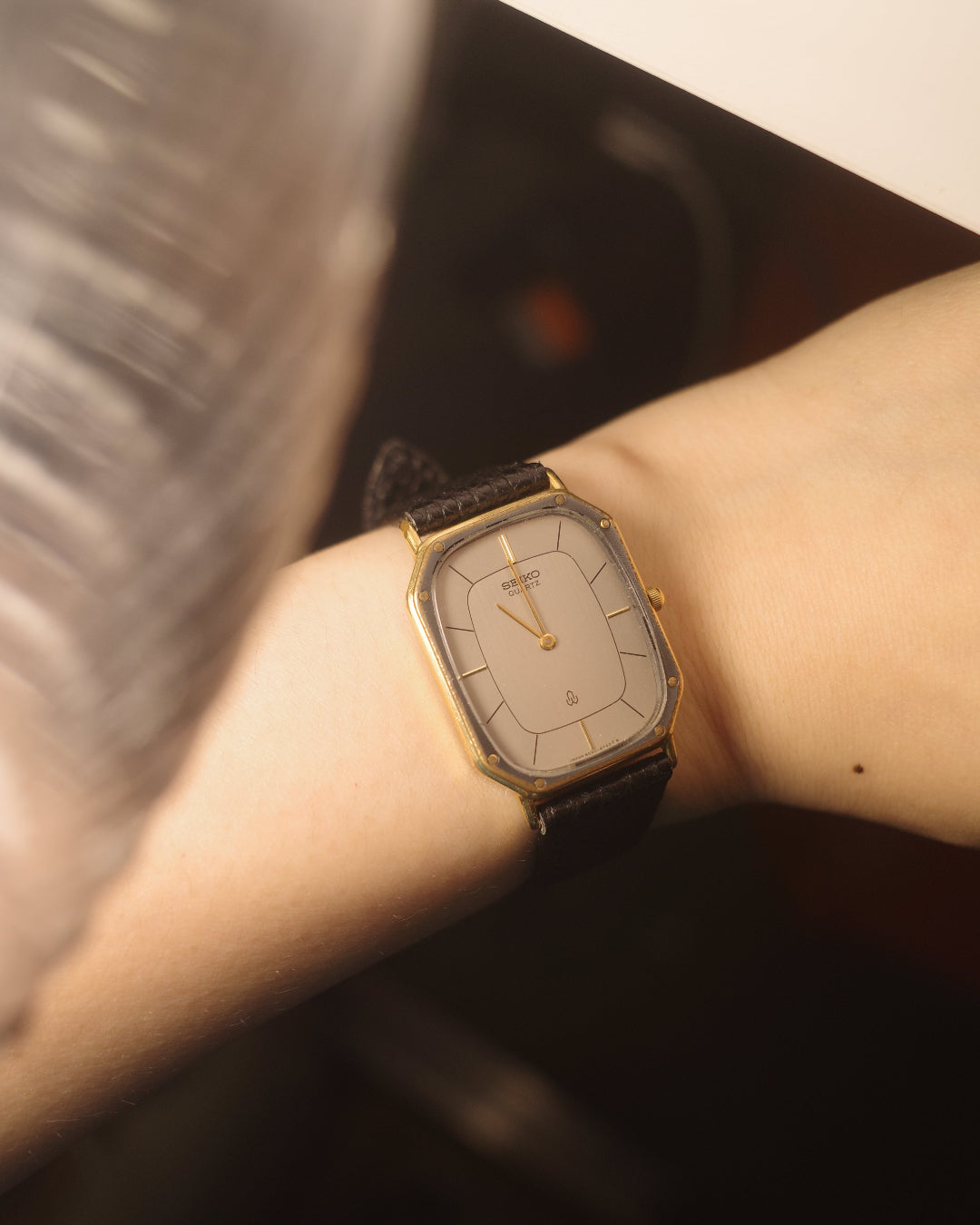 1981 Seiko Gold Plated Grey Dial Tonneau-shaped quartz watch 6020- 5220