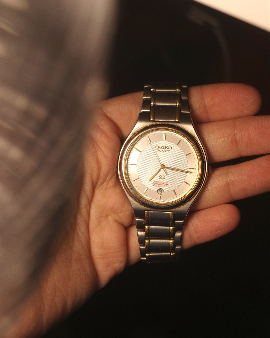 1980's Seiko SQ gold tone date day script font quartz watch