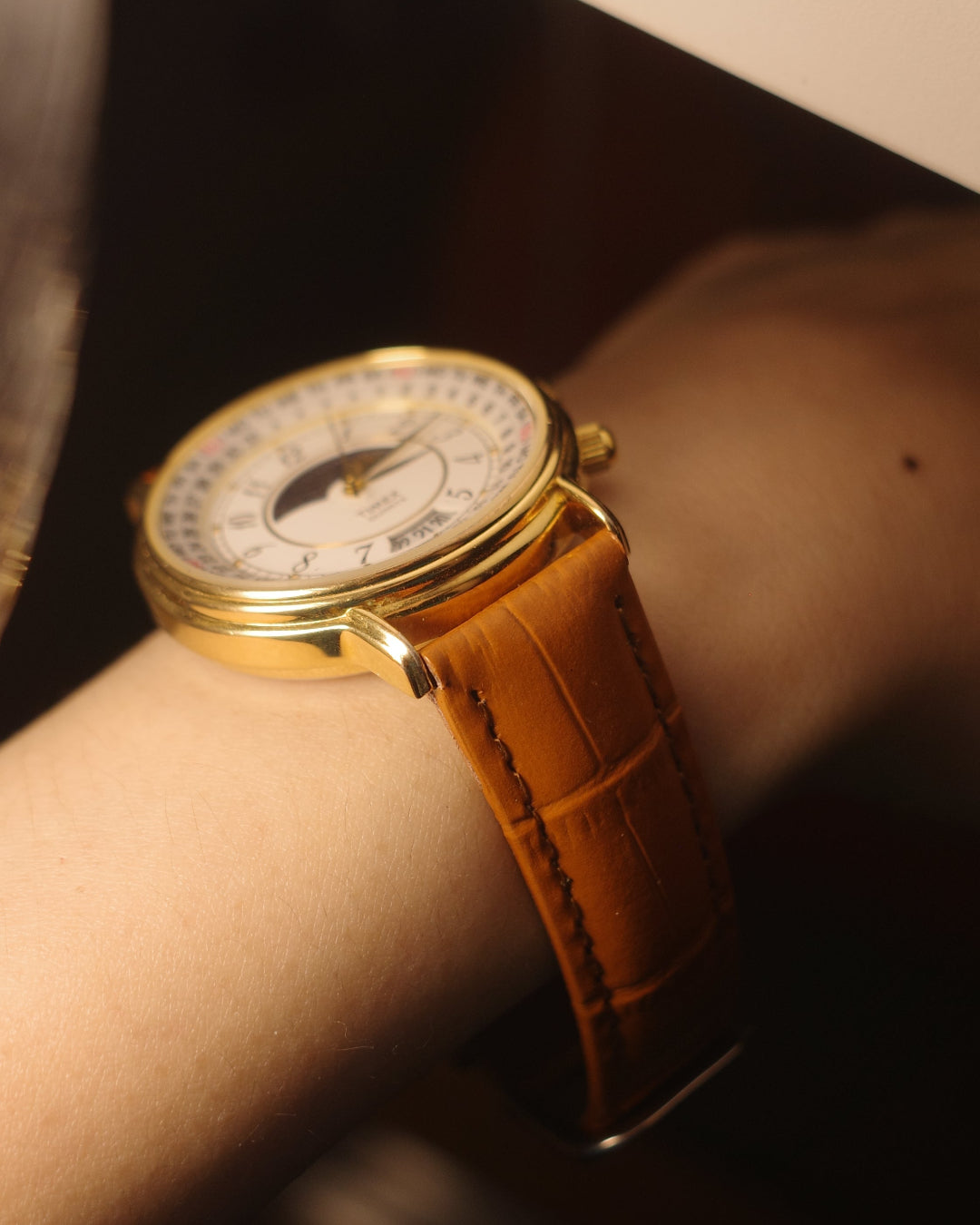 1990 Timex 364 T Cell Moon & Sun watch with calendar dial