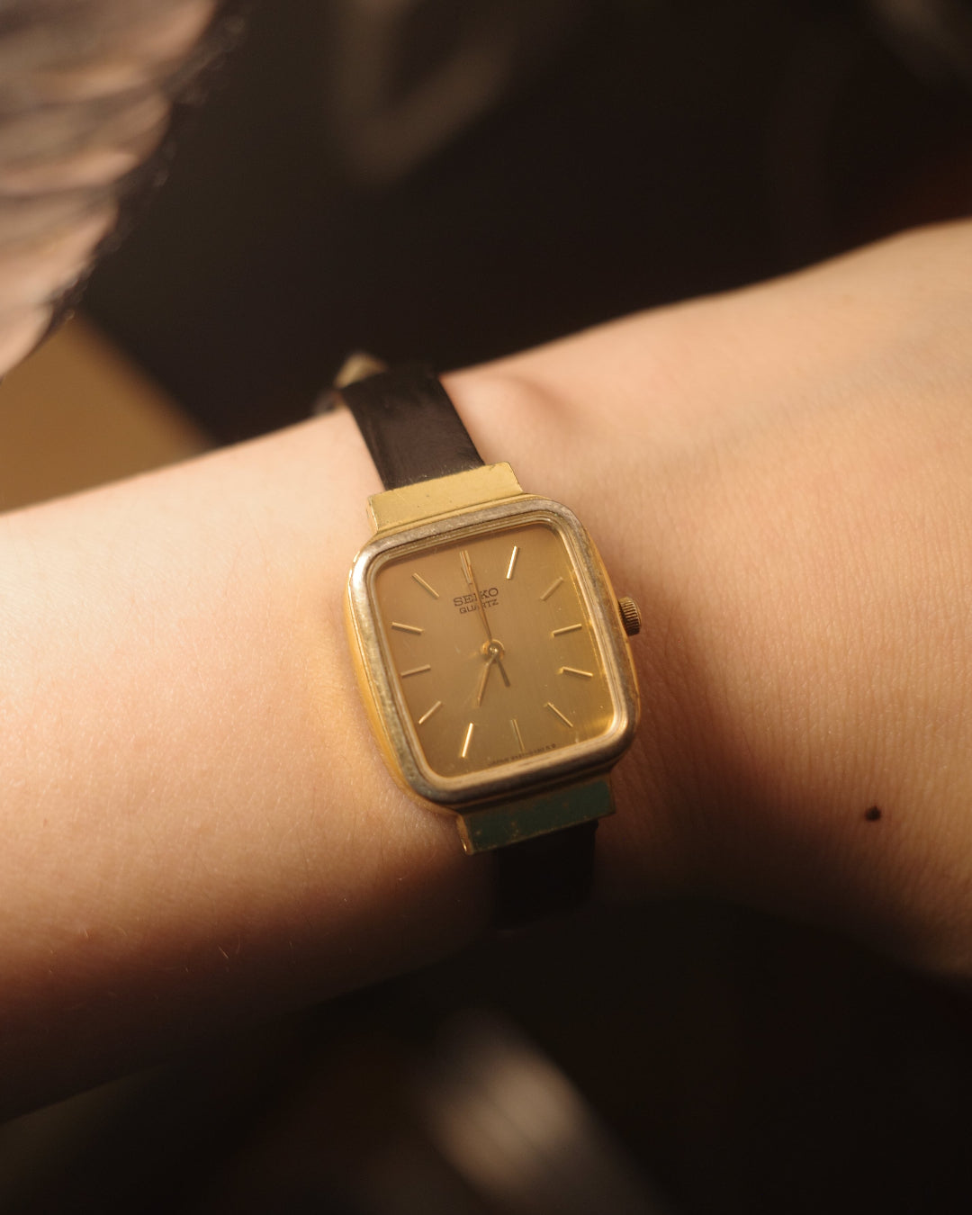 1981 Seiko gold tone tiny square quartz watch 3421 5200
