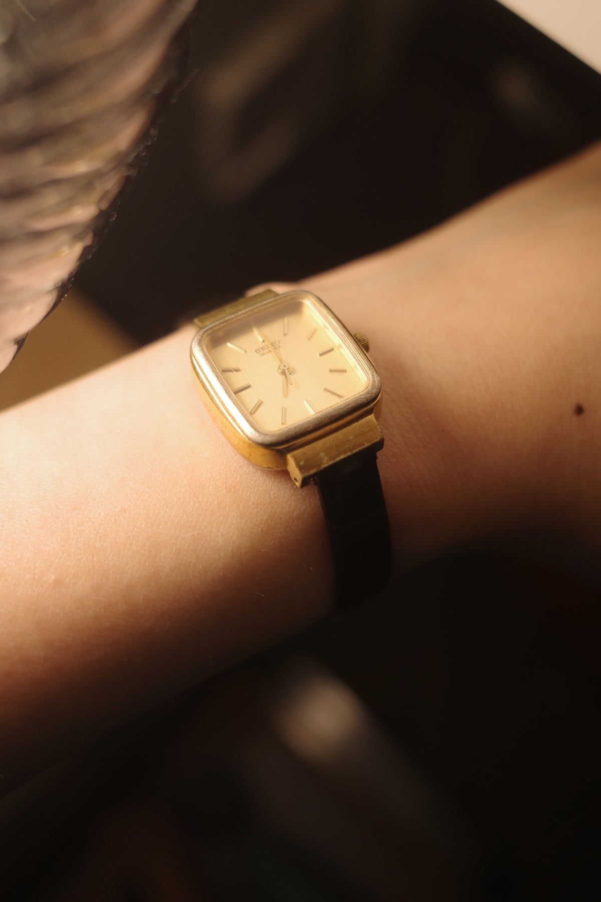 1981 Seiko gold tone tiny square quartz watch 3421 5200