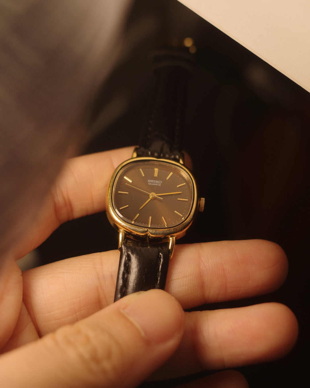 1981 Seiko Brown dial lady base metal St Steel back quartz watch 1421-5190