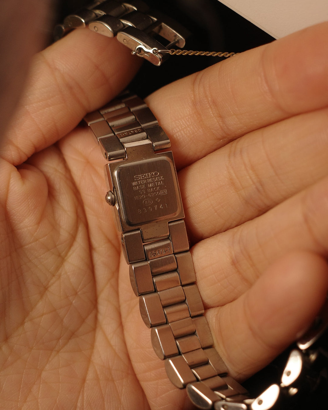 1988 Seiko CREO small face bracelet watch 1e20-6250