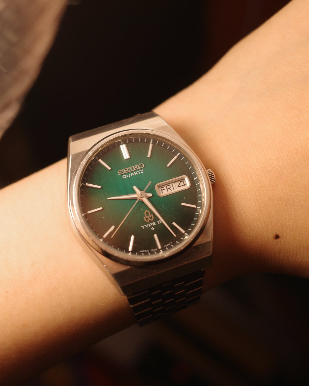 [ Rare ] 1977 Seiko Type ii gradient Green dial quartz watch 7516-7008
