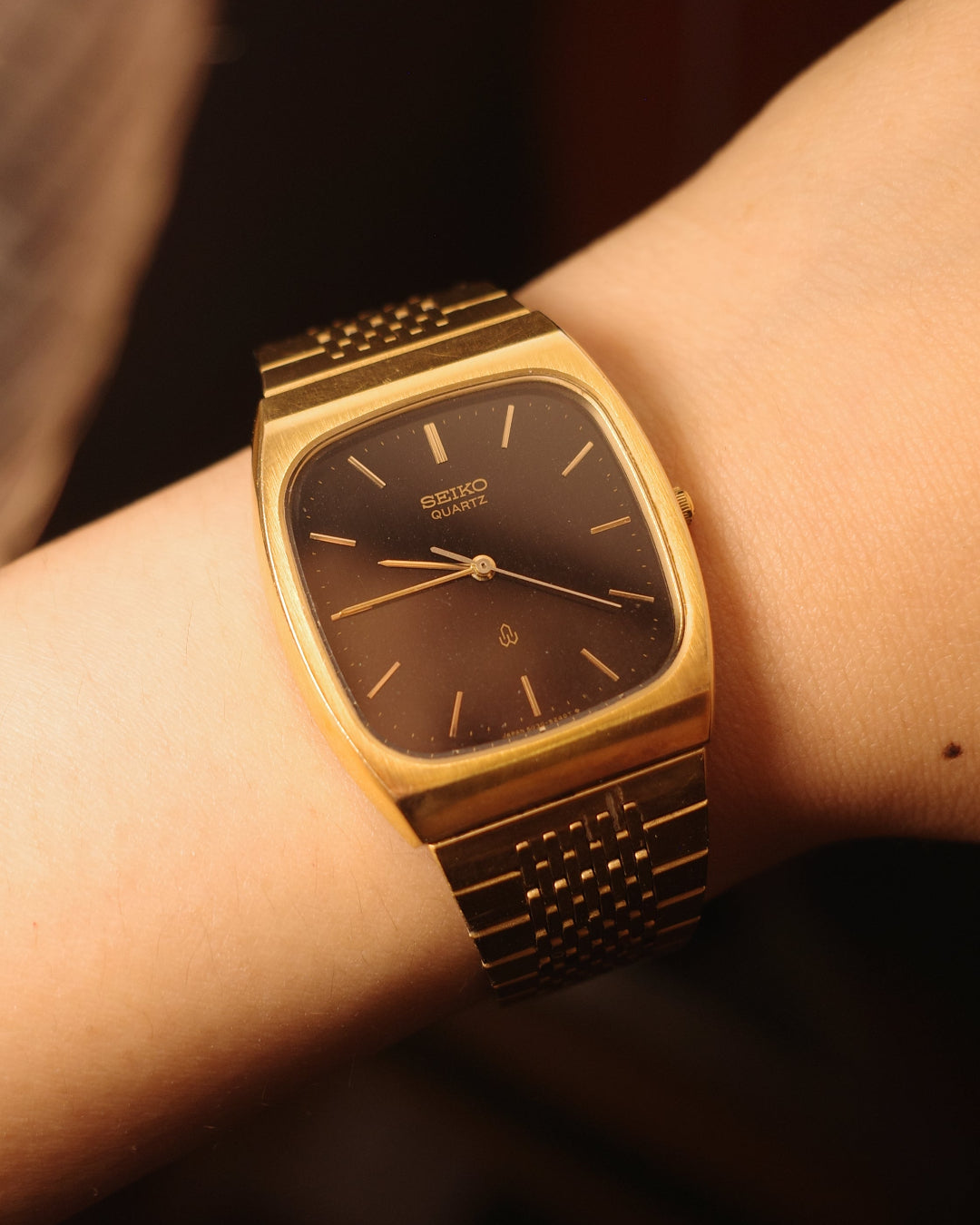 1980 Seiko gold tone TV dial Black Face quartz watch 6030-5220