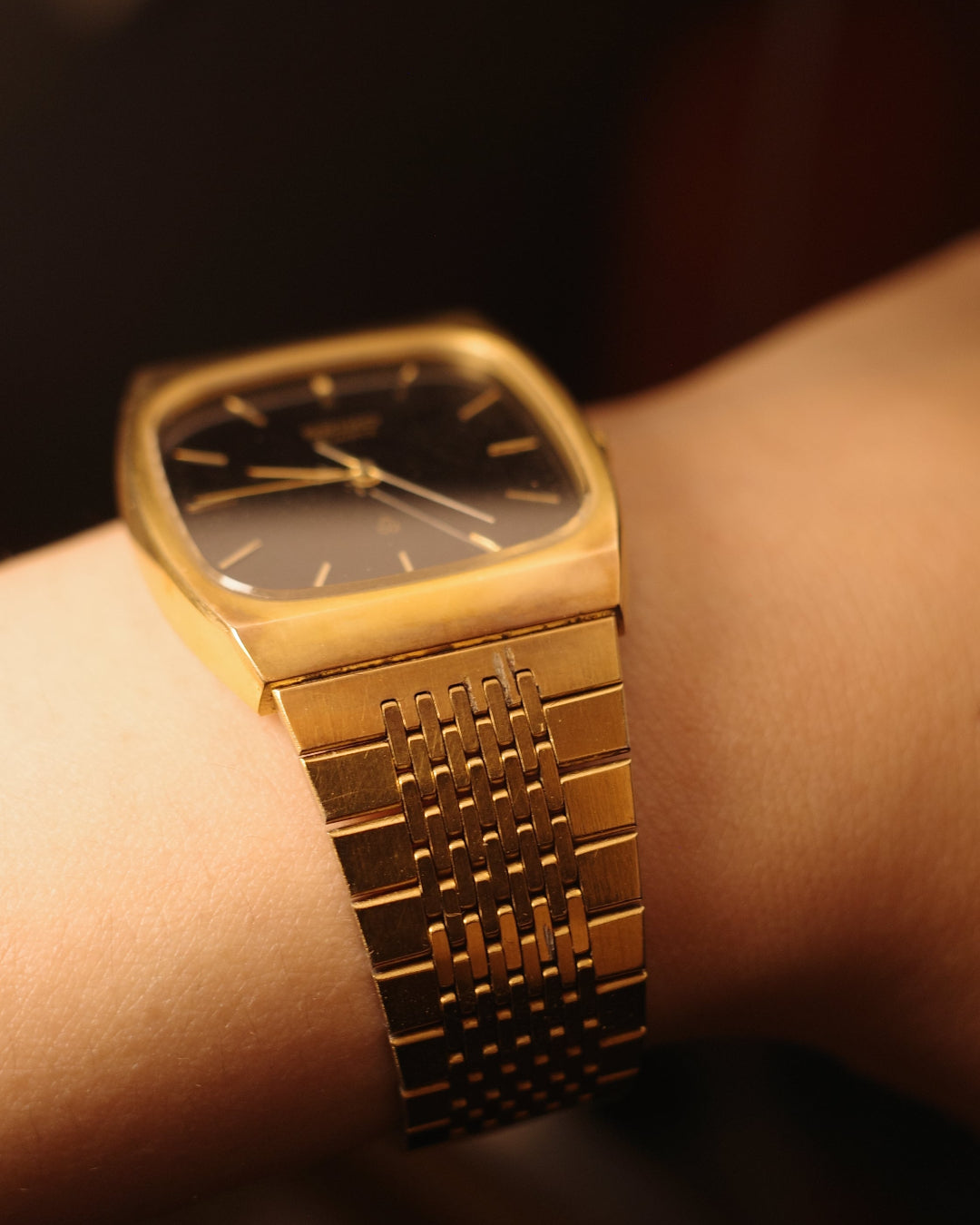 1980 Seiko gold tone TV dial Black Face quartz watch 6030-5220