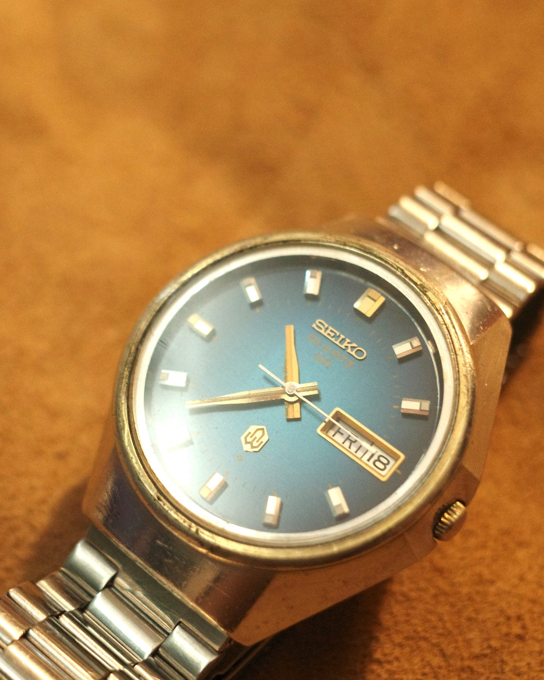 1973 Seiko QR Blue dial with gold crown quartz watch 3868-7020