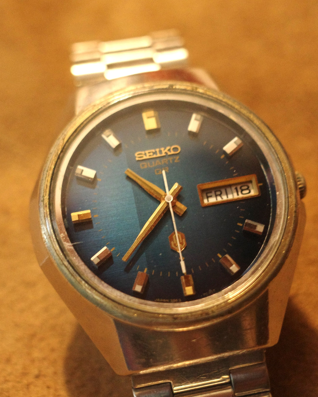 1973 Seiko QR Blue dial with gold crown quartz watch 3868-7020
